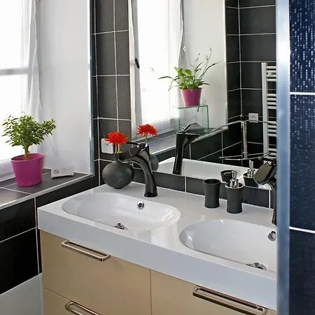 Bed & Breakfast Lyon Home's 3*