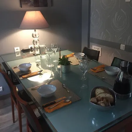 Lyon Home's 3*