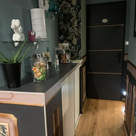 Lyon Home's Bed & Breakfast